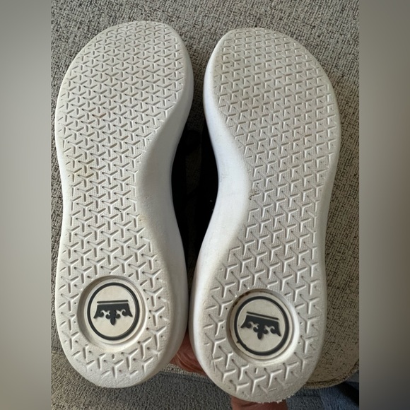 Peter Millar HYPERLIGHT Womens Sneaker Golf Shoe Navy Blue Womens Size 7 - Picture 5 of 5